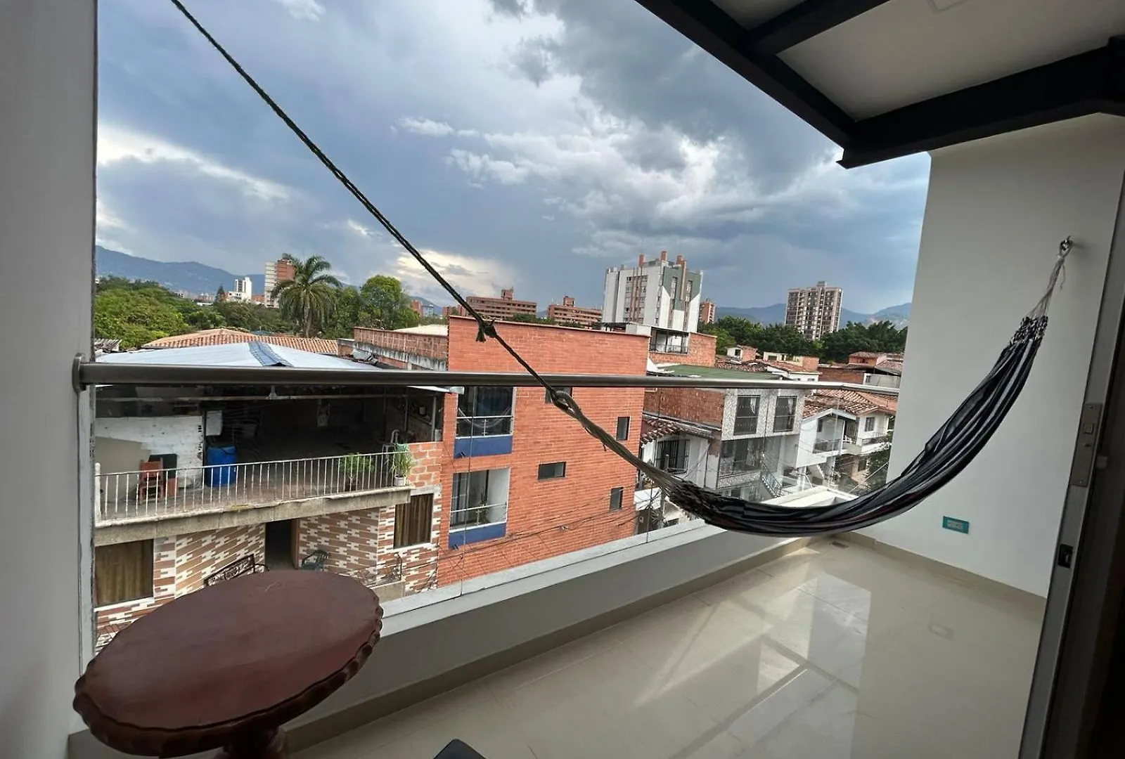 Habitaciones Cerca Al Metro Y Lugares Turisticos 麦德林 哥伦比亚