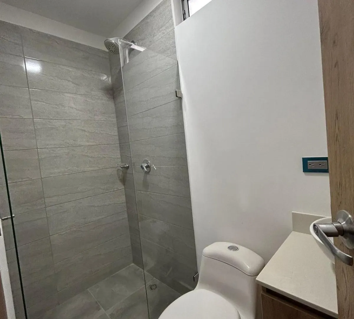 Habitaciones Cerca Al Metro Y Lugares Turisticos 麦德林 哥伦比亚