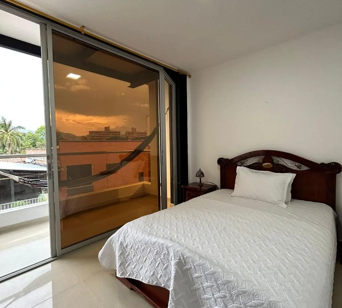 Habitaciones Cerca Al Metro Y Lugares Turisticos 麦德林