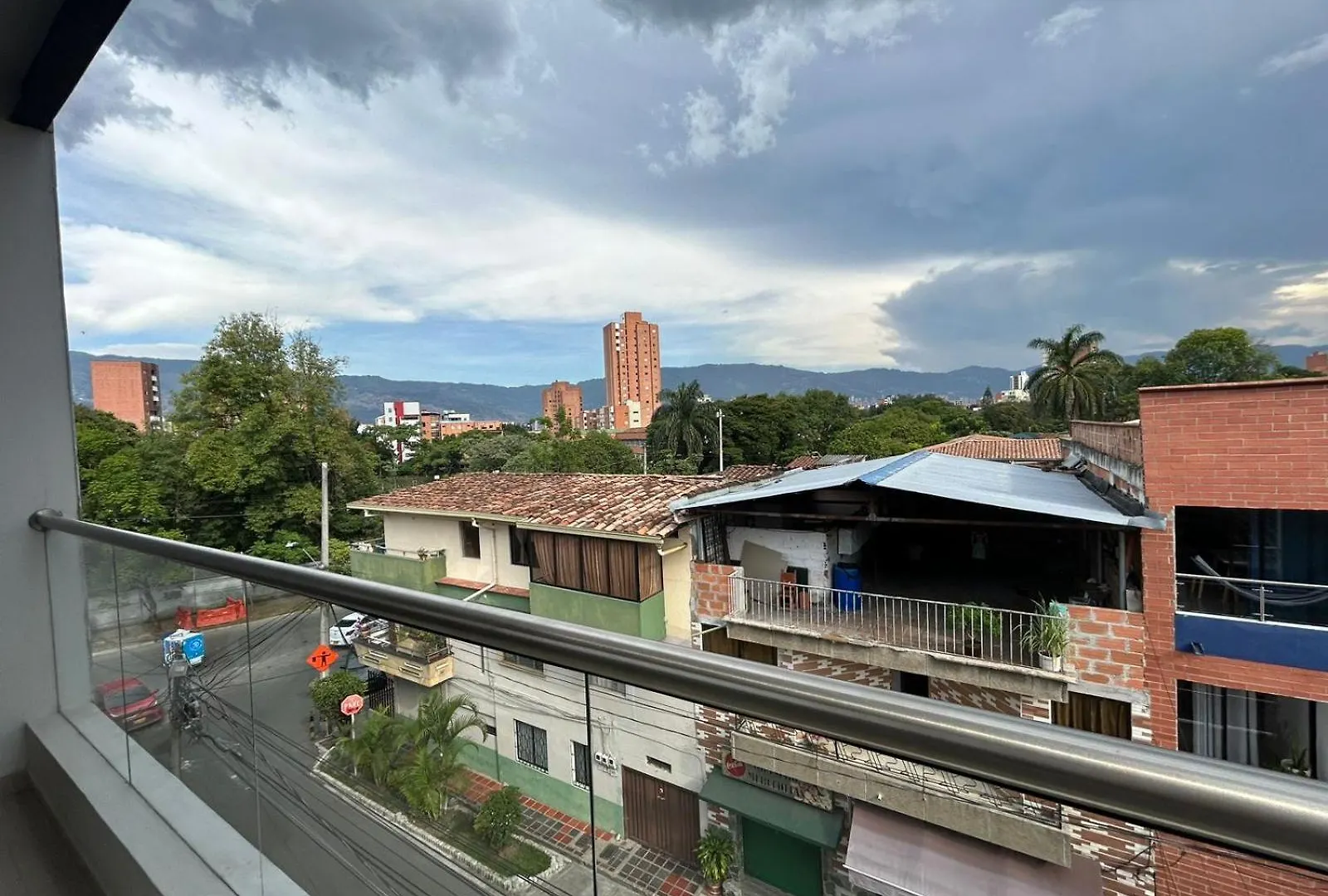 Habitaciones Cerca Al Metro Y Lugares Turisticos メデジン