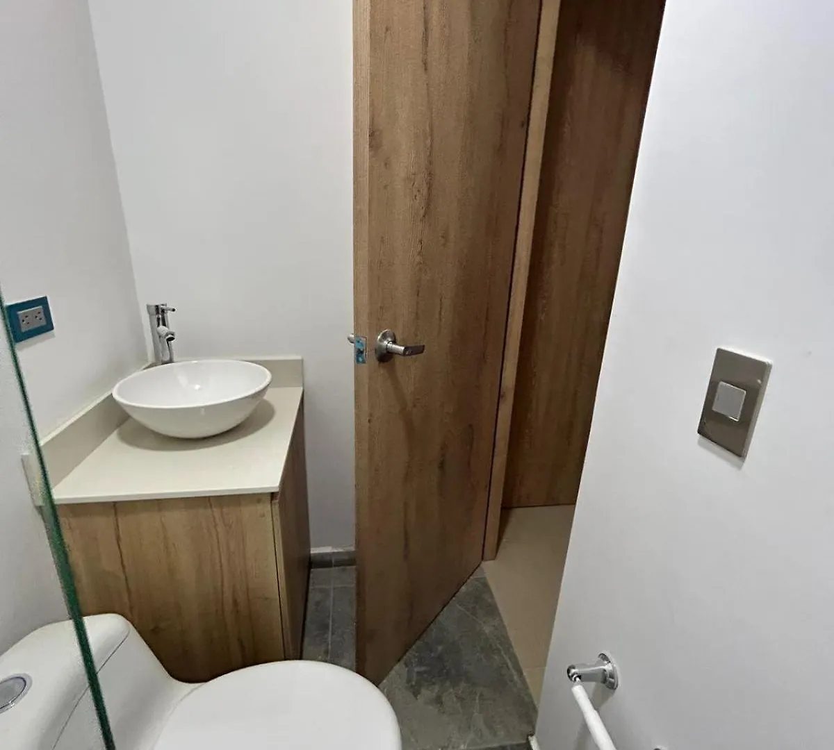 Habitaciones Cerca Al Metro Y Lugares Turisticos Medellín Quarto em Acomodações Particulares